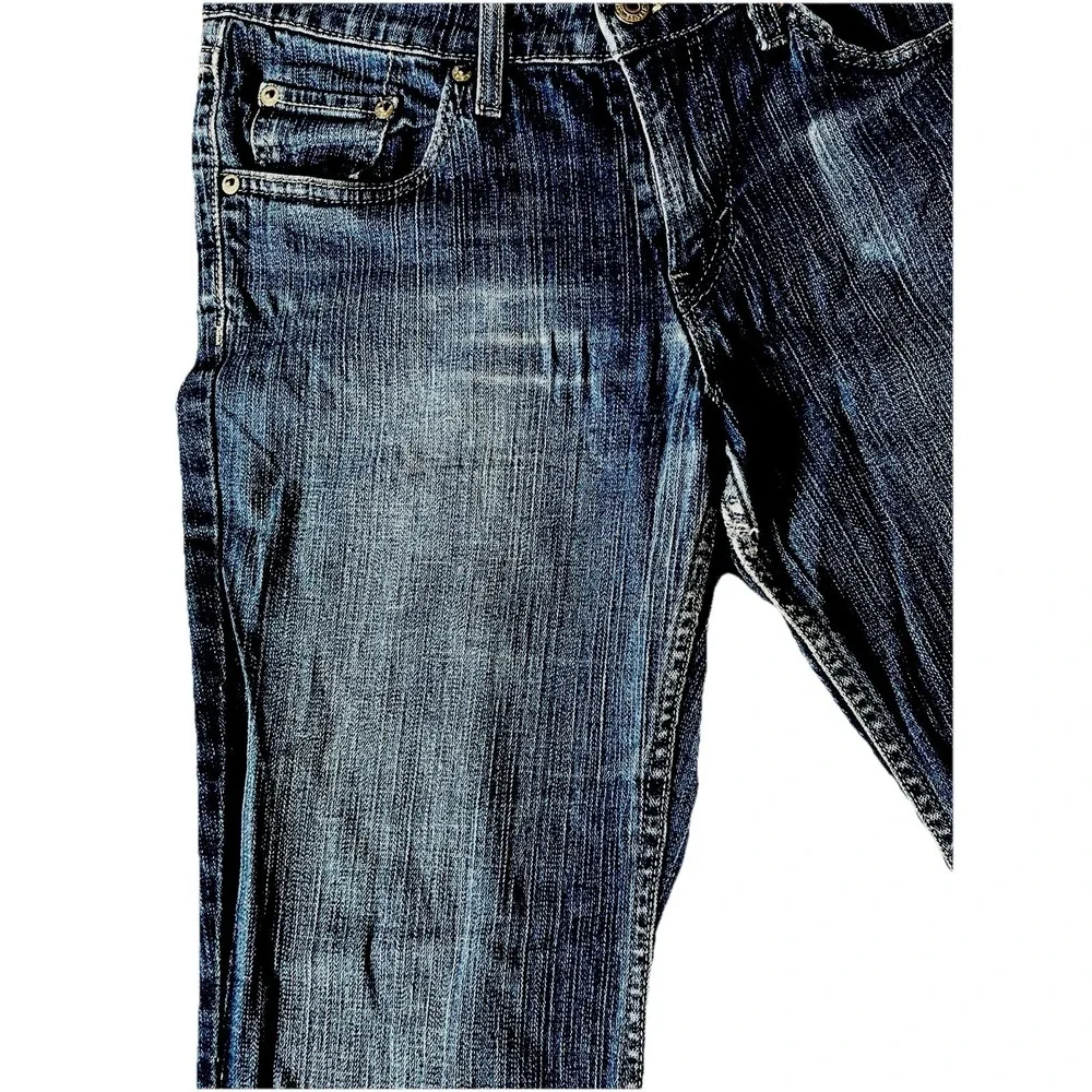 Levi's 518 Jeans Womens Sz 9S Superlow Boot Cut Light Wash Actual‎ Fit (30x27.5)